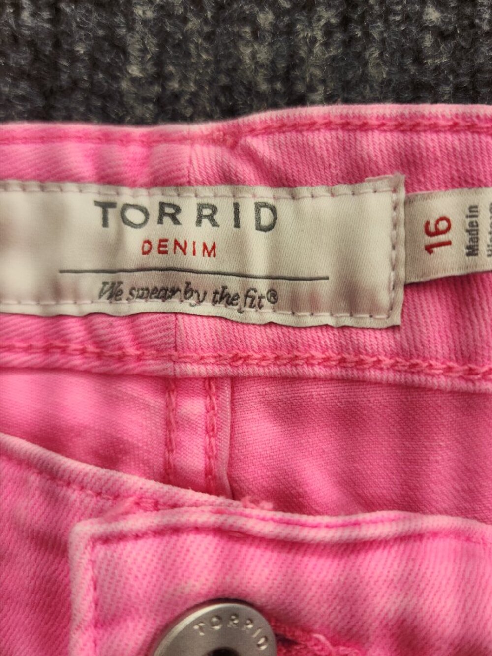 Barbiecore Hot Pink Denim Shorts Frayed Raw Hem Summer Plus Size 16 - Picture 5 of 11